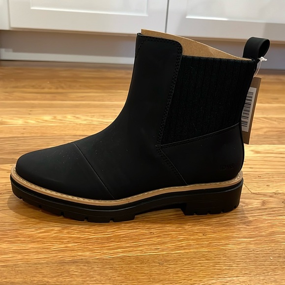 TOMS Cort Black Nubuck boots - Picture 2 of 8